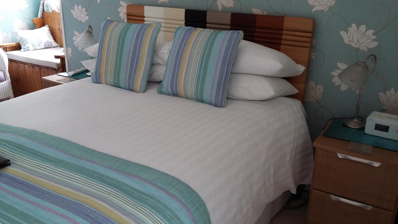 Cleave Court Guest house