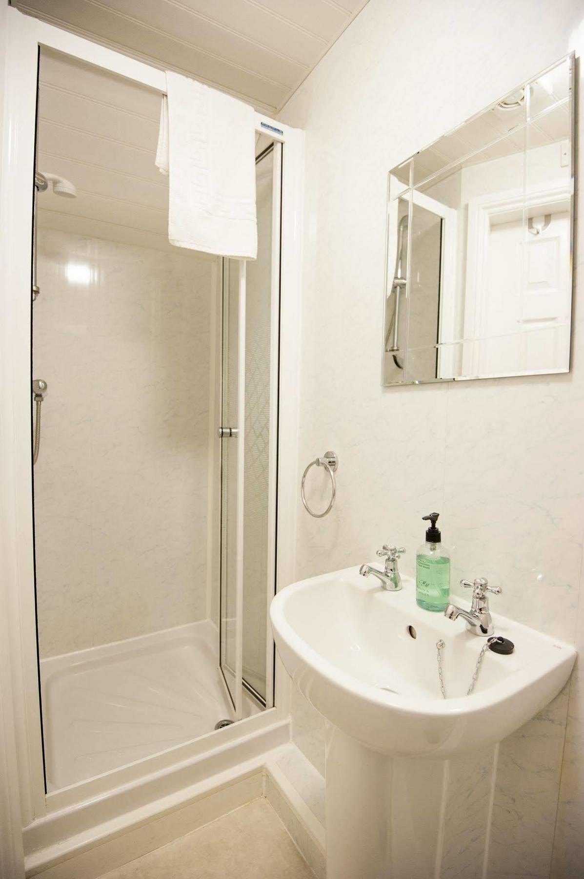 Glascoed Guest house