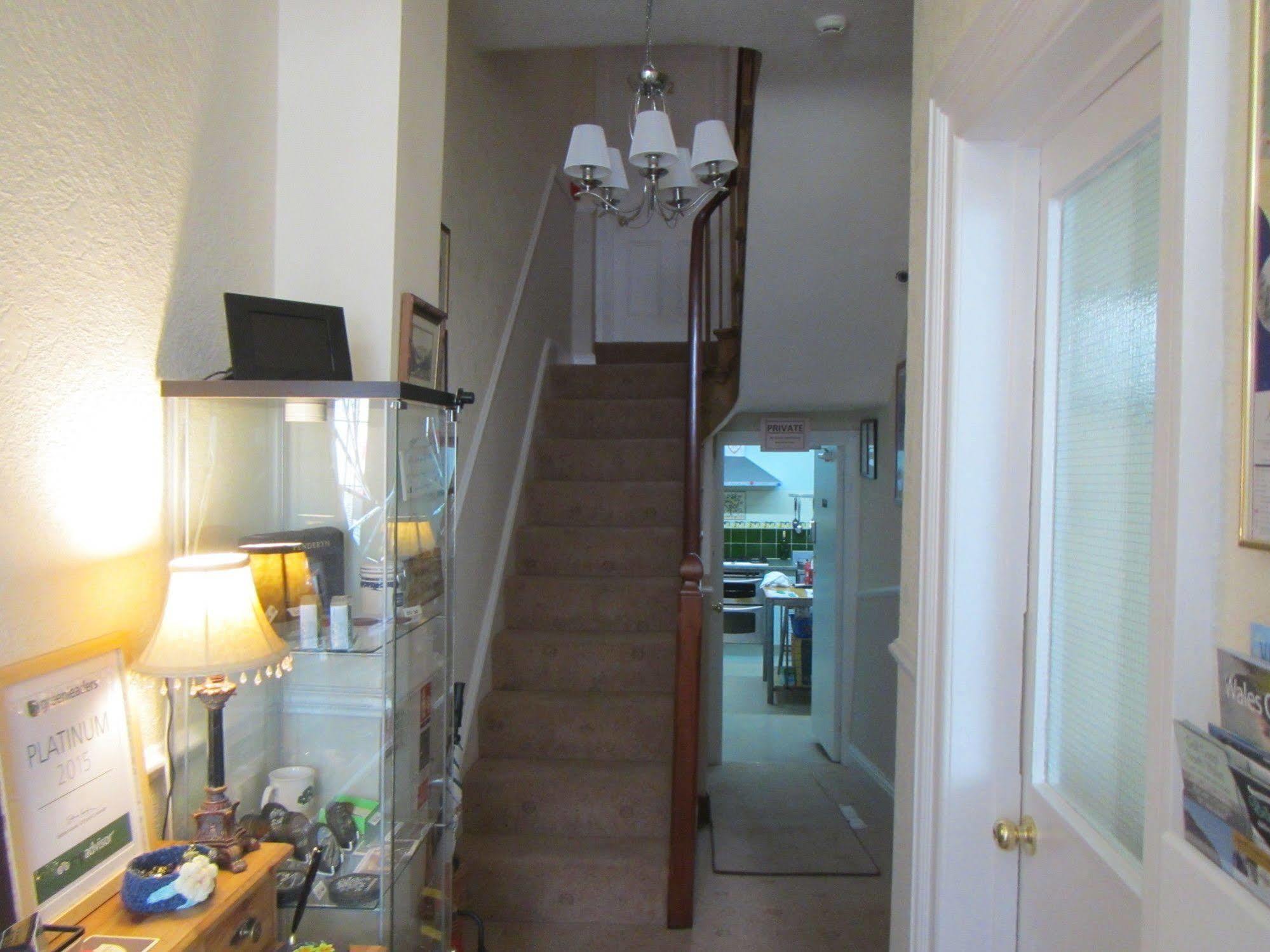 Glascoed Guest house