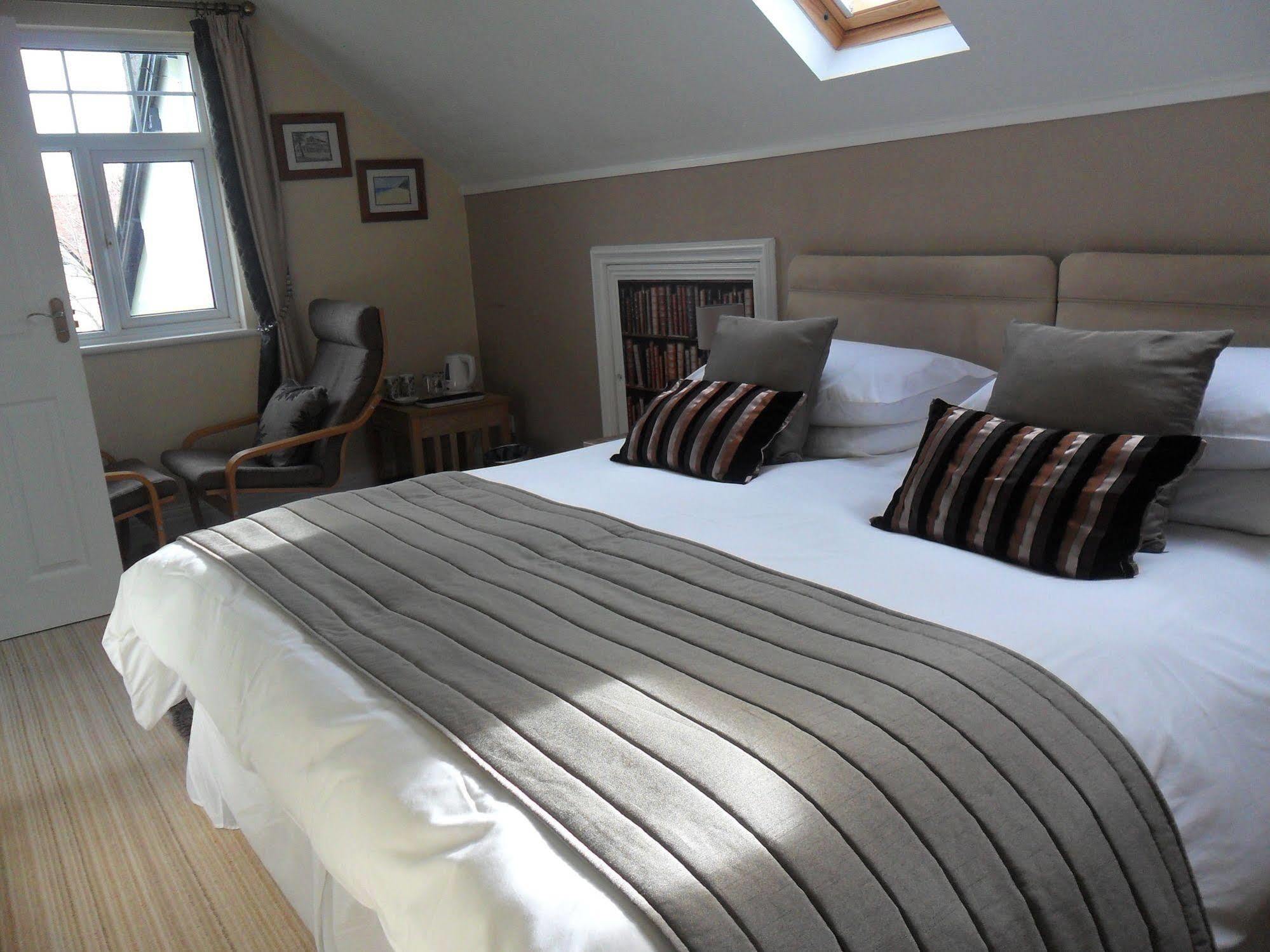 Cleave Court 3* Llandudno