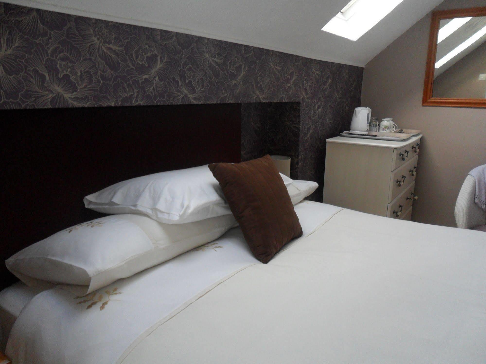 Cleave Court 3* Llandudno