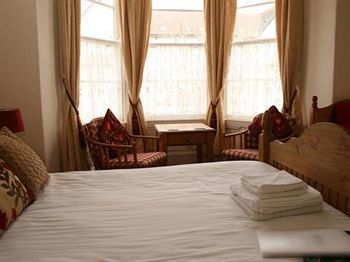 Guest house Glascoed 4*