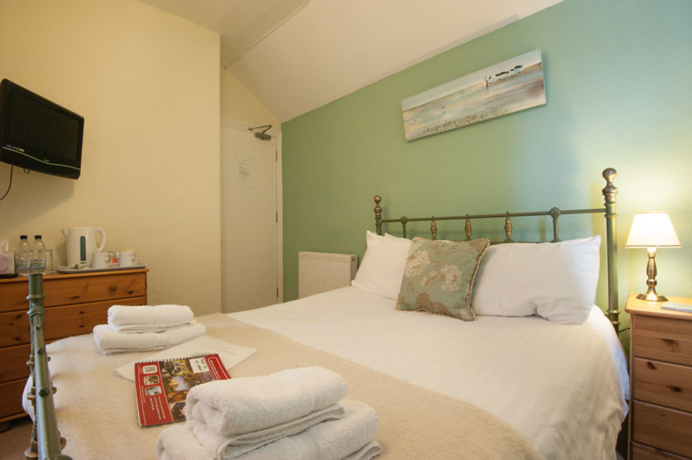 Guest house Glascoed 4*