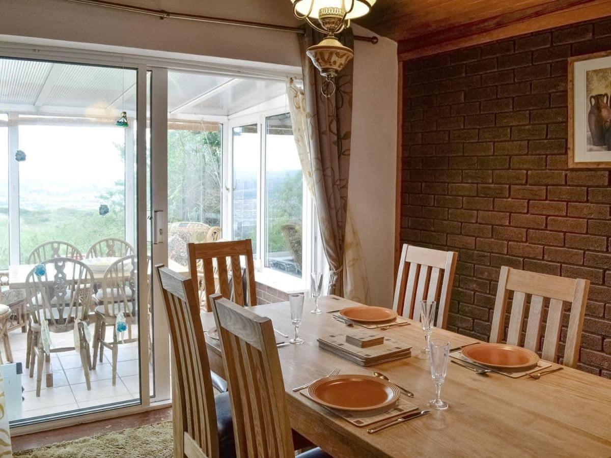 Holiday home Raven's