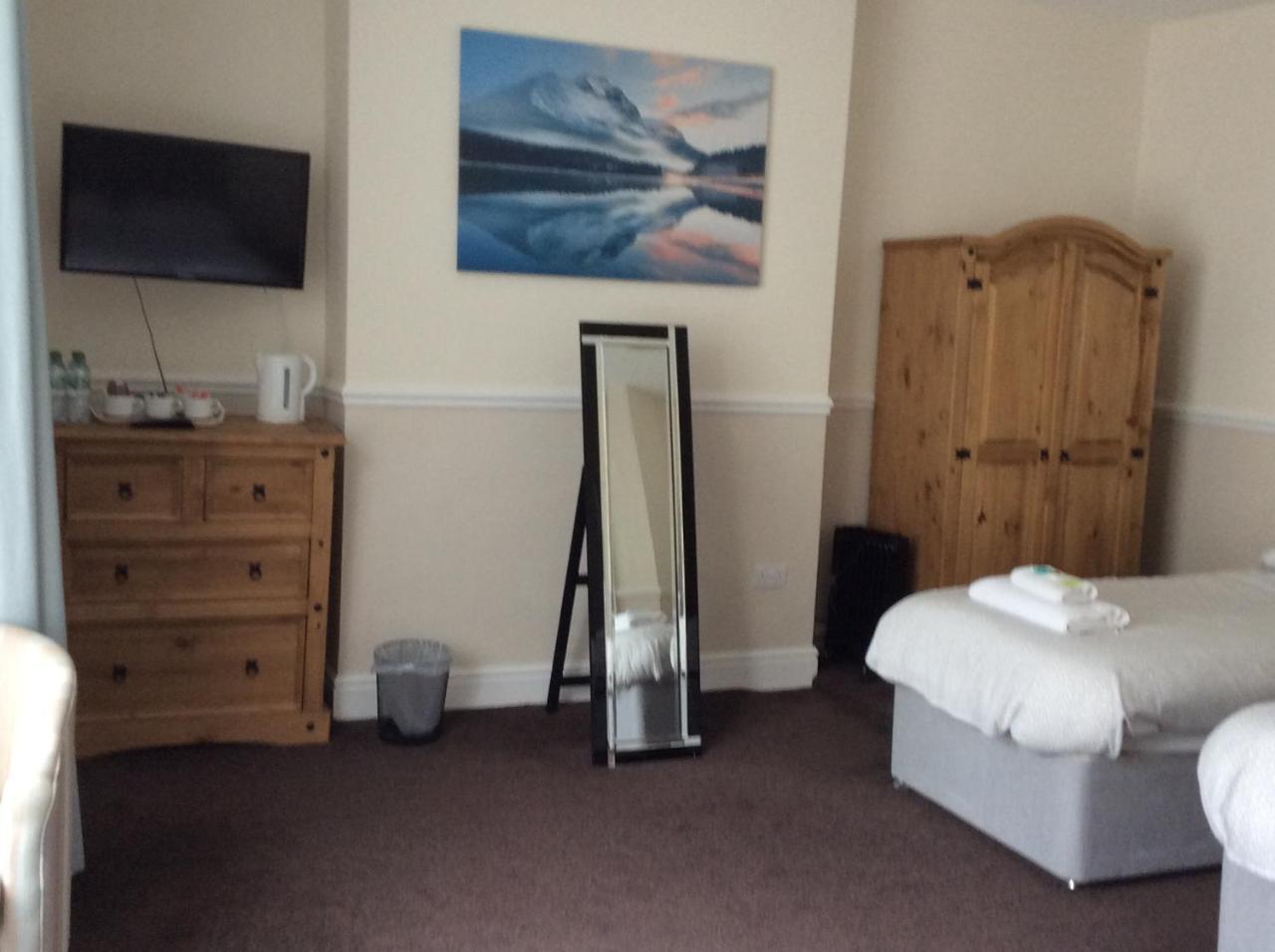 Bed & Breakfast Breeze *