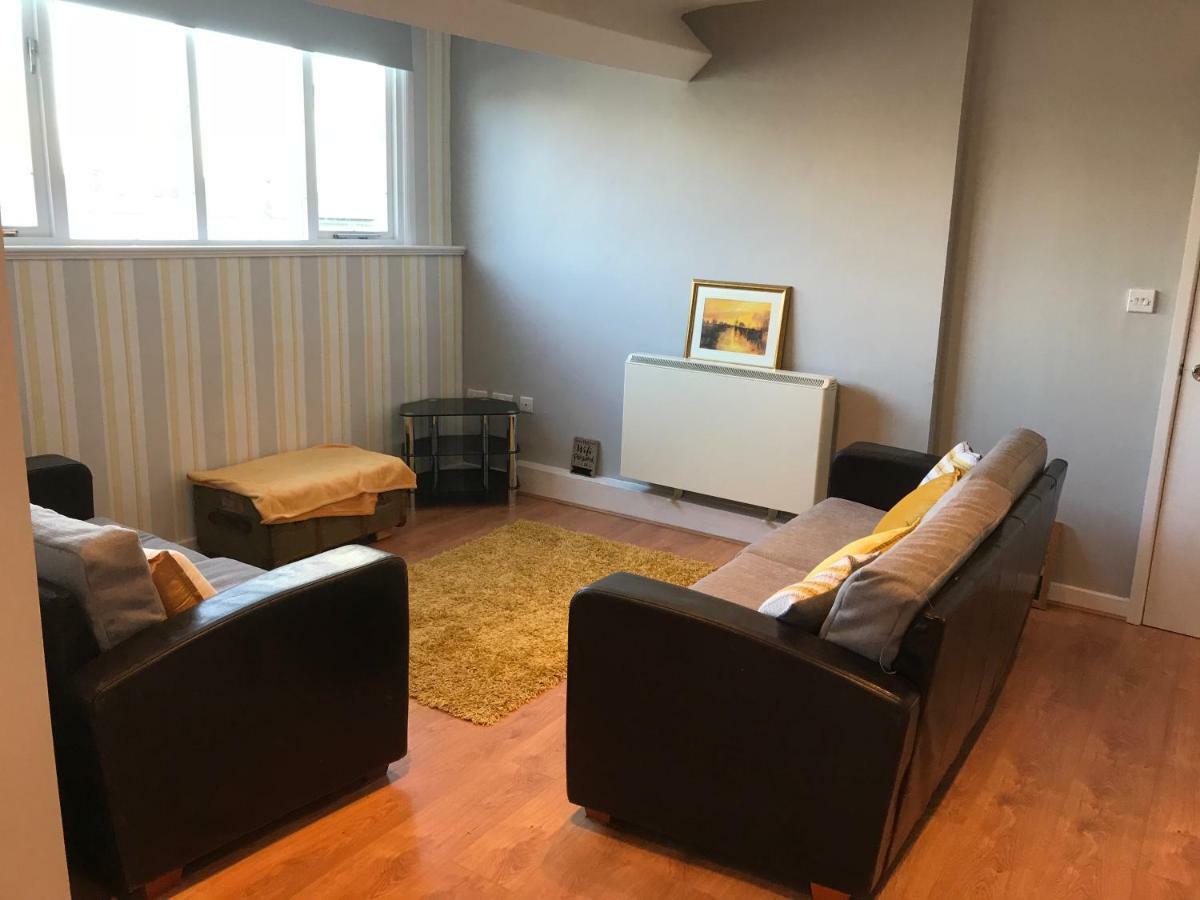 5, Cornerhouse Apartment *