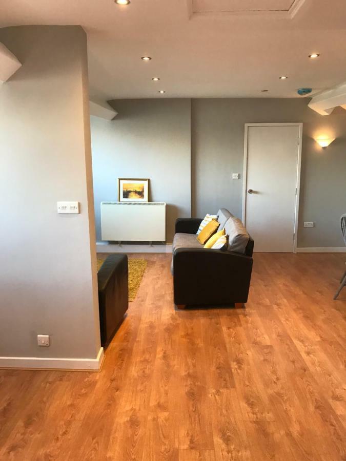 5, Cornerhouse Apartment *