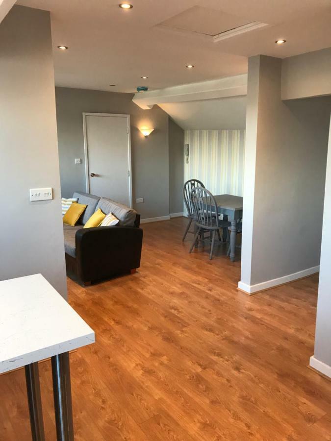 5, Cornerhouse Apartment