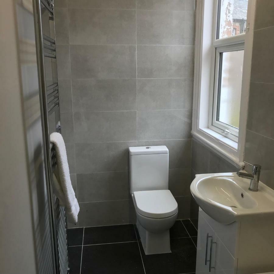 7 Llewelyn Avenue * Llandudno