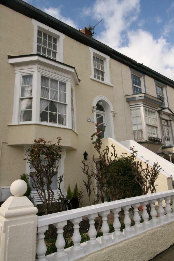 The Thomas Apartment