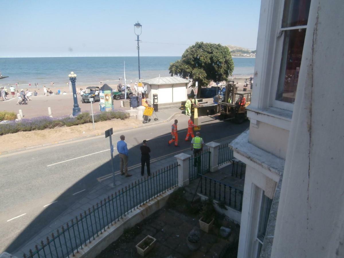 Beachfront 2nd Floor Llandudno