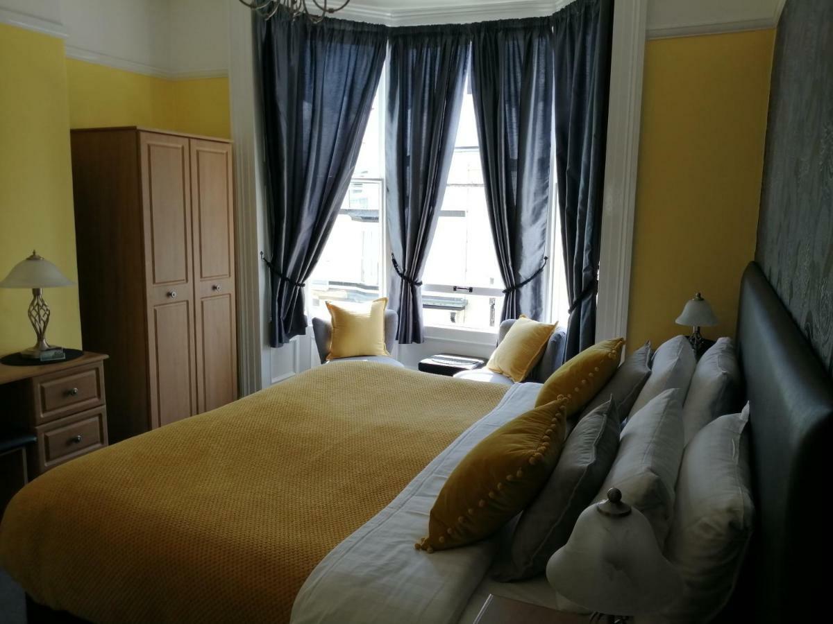 Guest house Burleigh