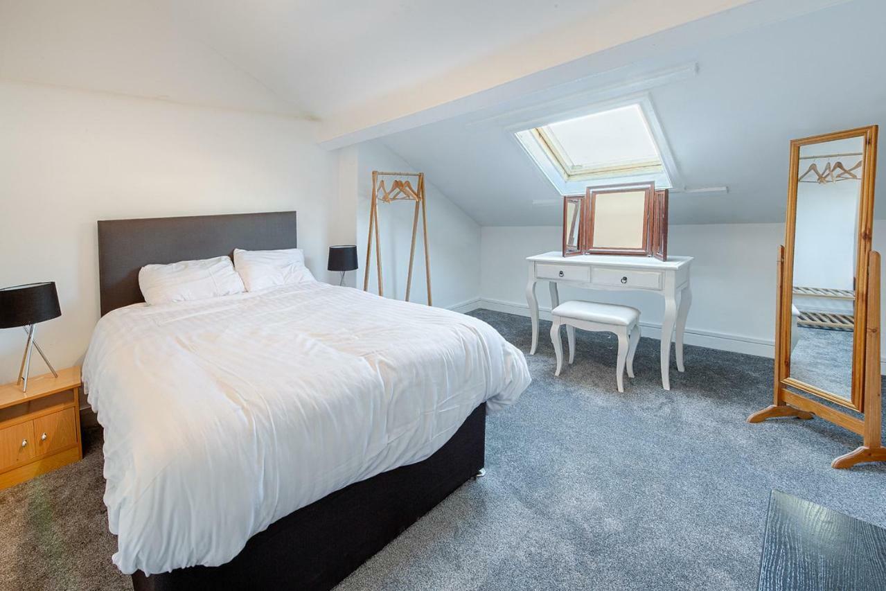 Montague House Apartment