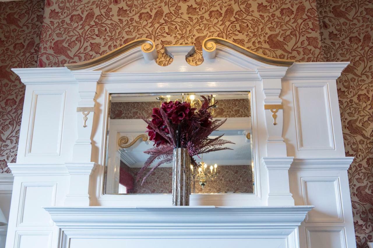Queens Hotel 2*
