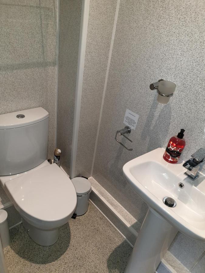 Glascoed Guest house 4*