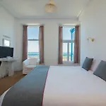 Whitehouse Hotel