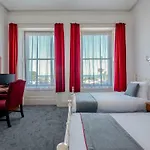 Whitehouse Hotel