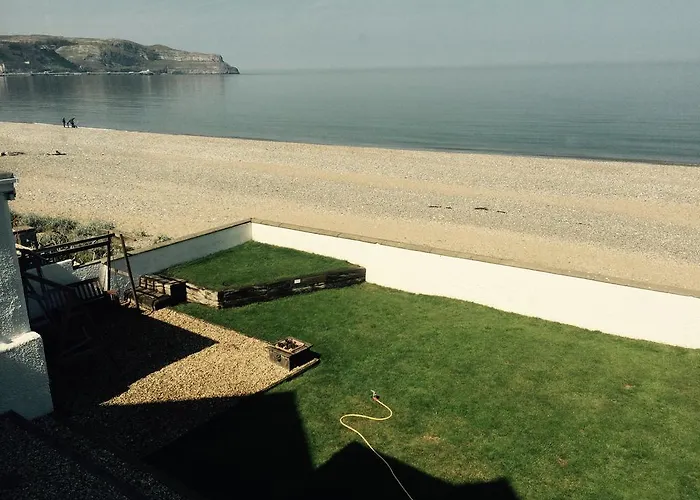 Superb Cintra Beachside Apartments