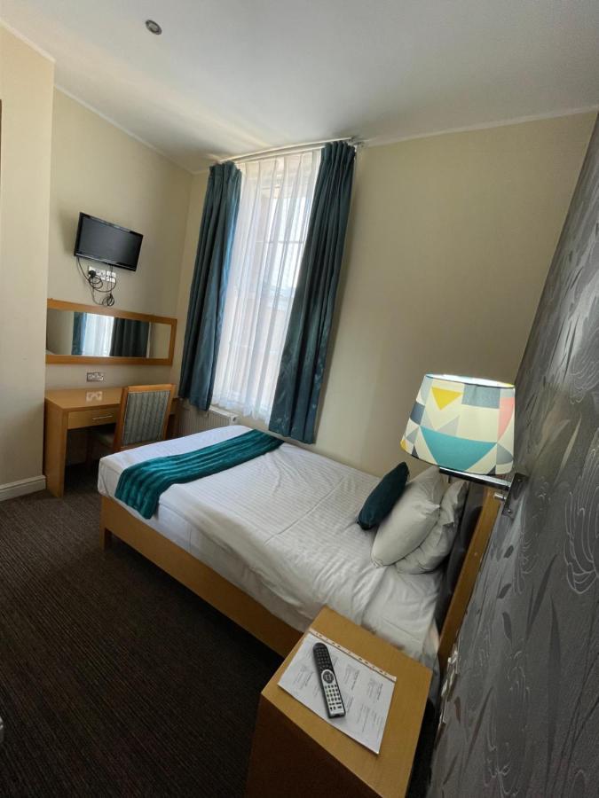 Hotel Iris