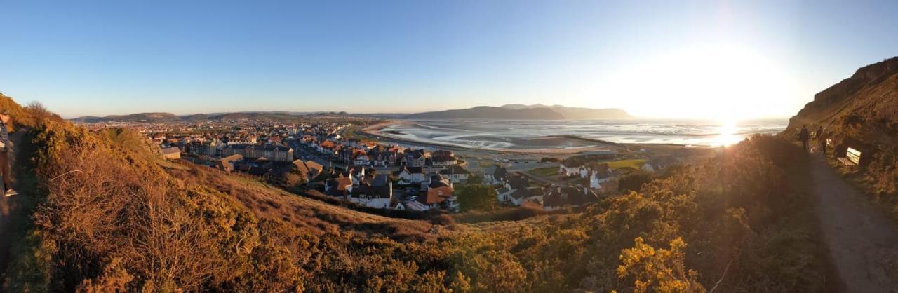 Coastal Gem By Seaside *