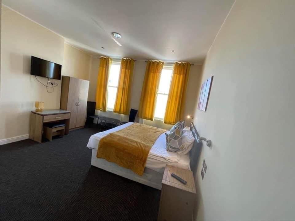 Elsinore Hotel