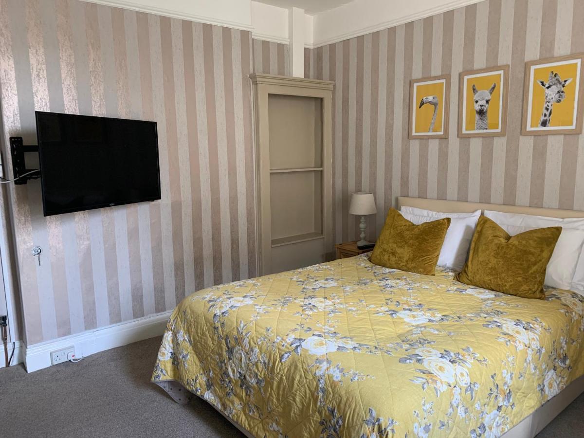 Clifton 4*