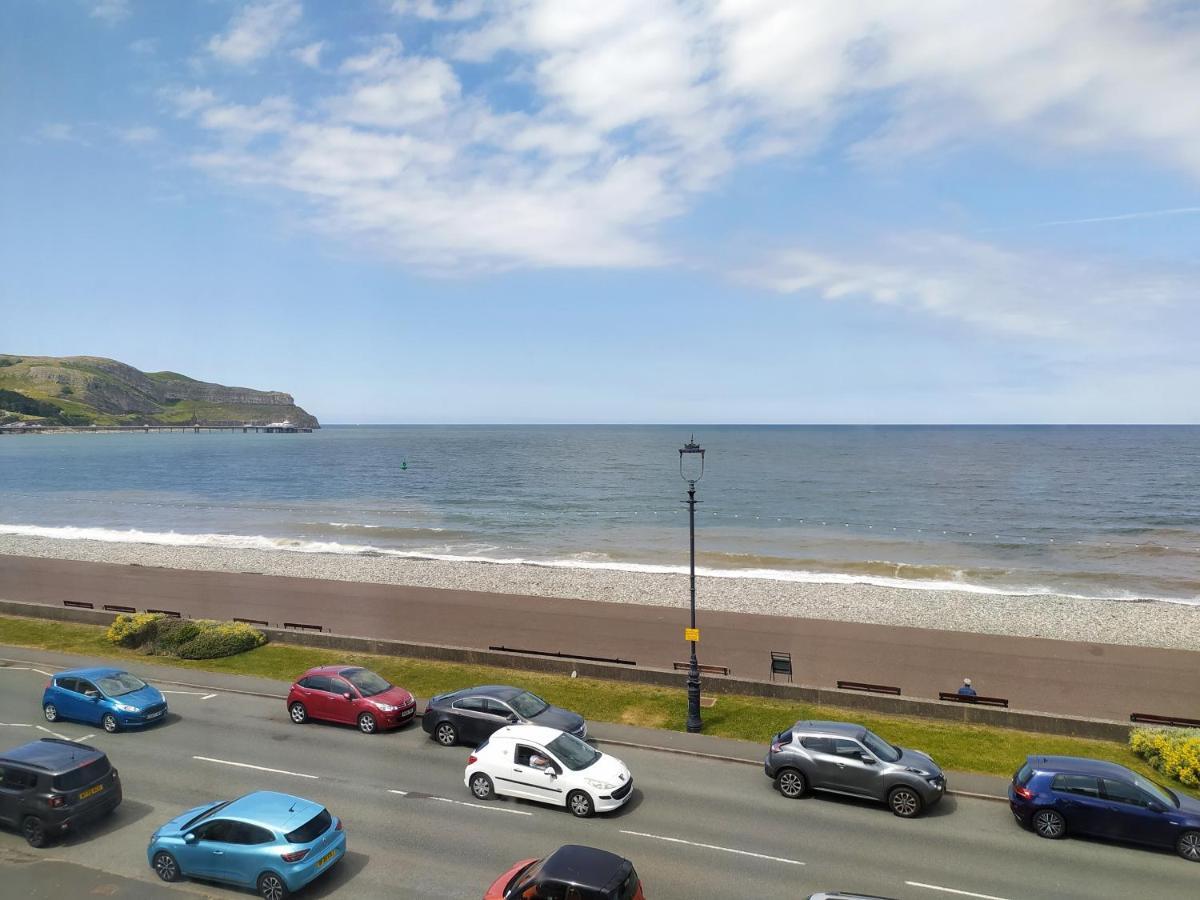 Frosty Towers Bed & Breakfast Llandudno