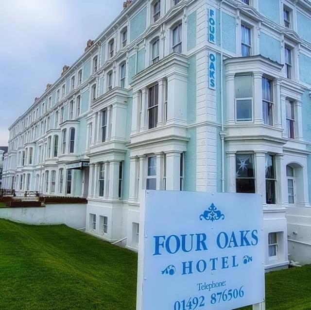 Four Oaks 4* Llandudno