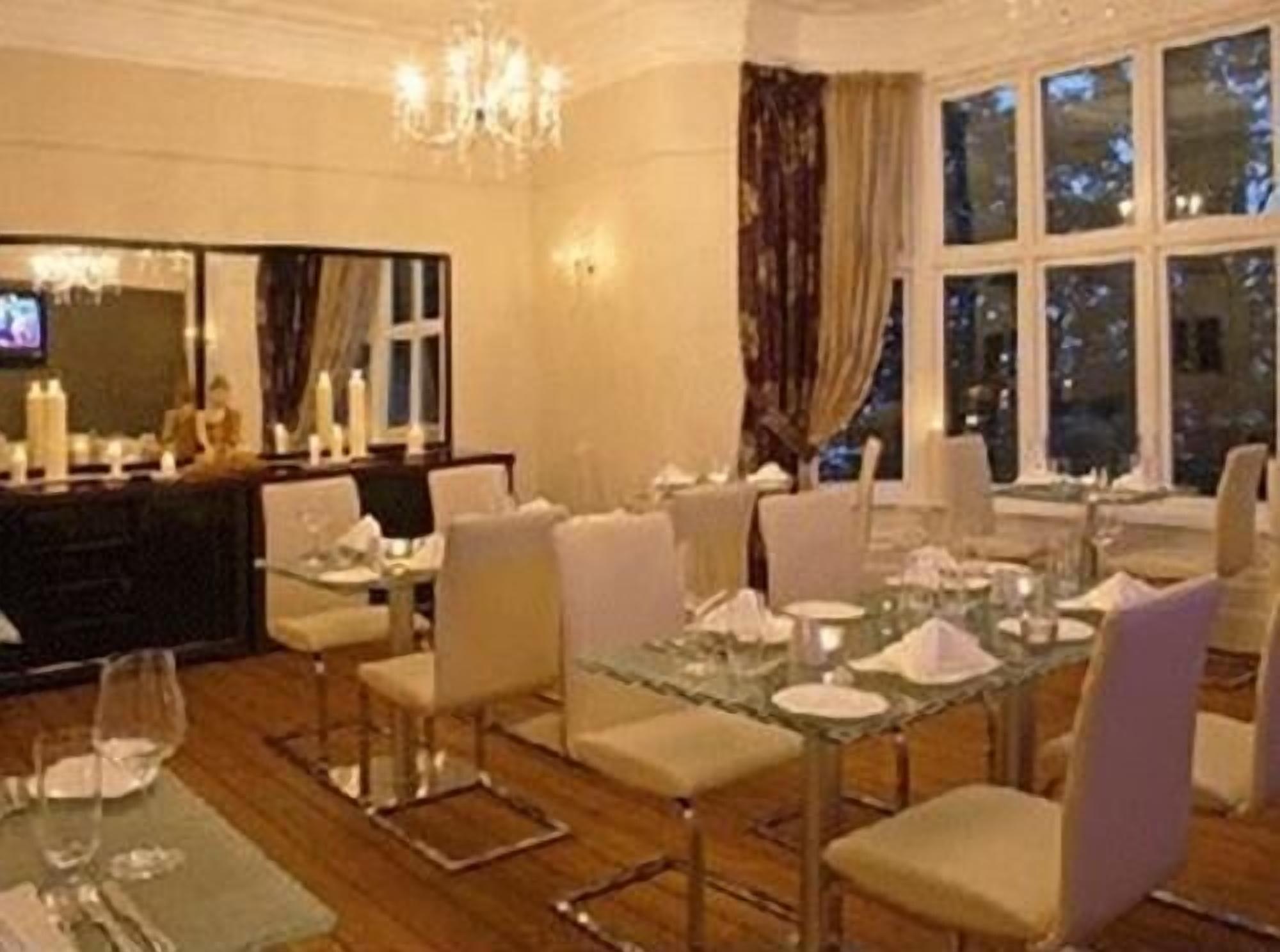 Guest house Space Boutique - With Free Private Car Park Llandudno
