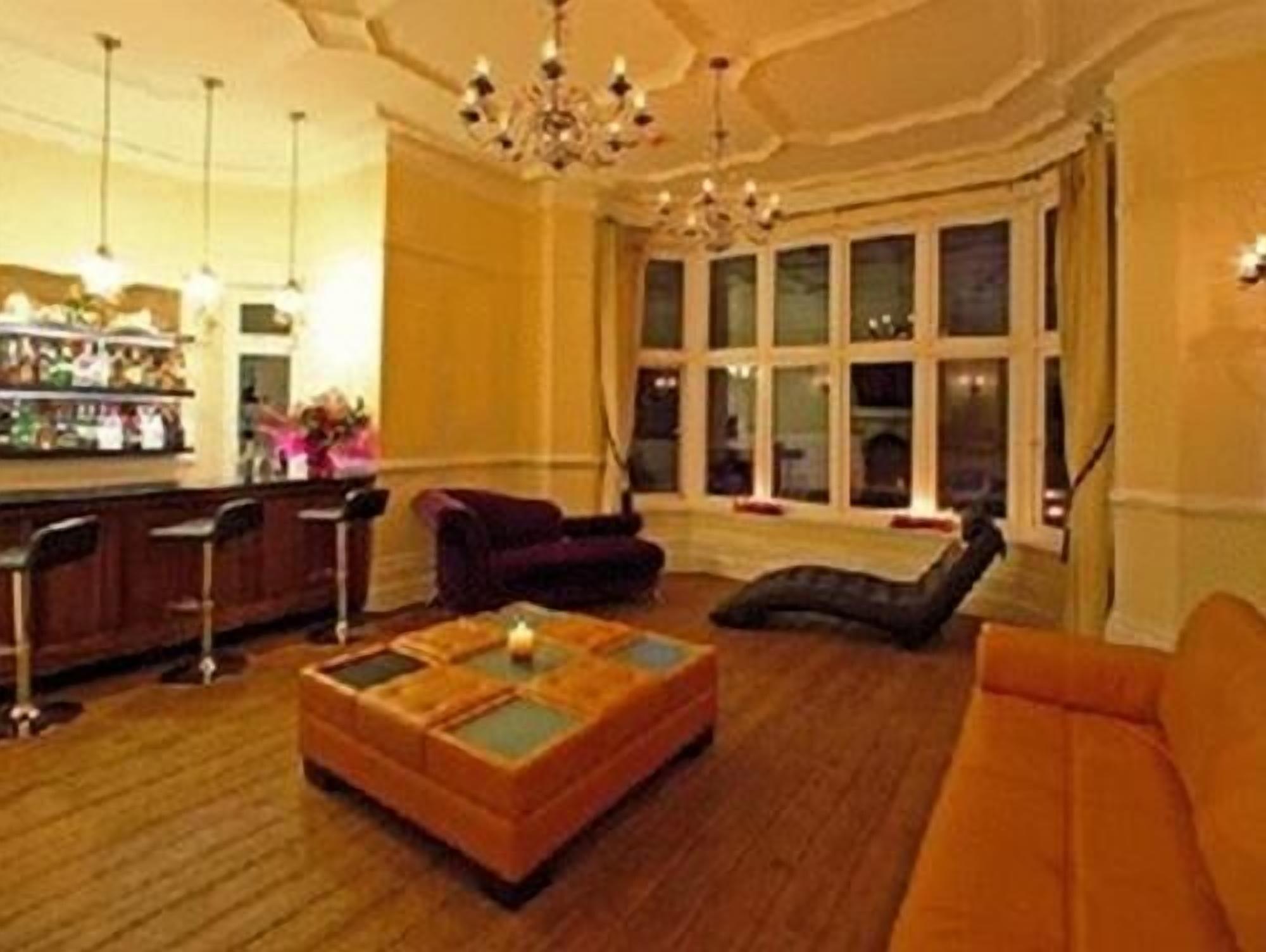 Guest house Space Boutique - With Free Private Car Park Llandudno