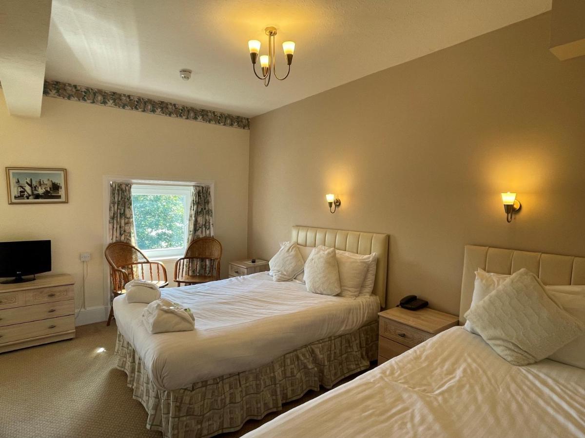 St Kilda 3*