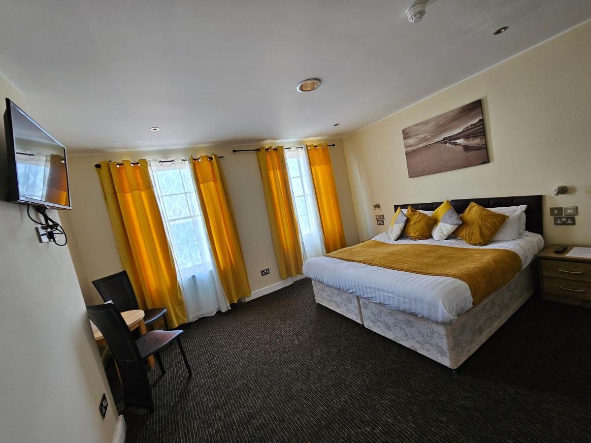 Elsinore Hotel