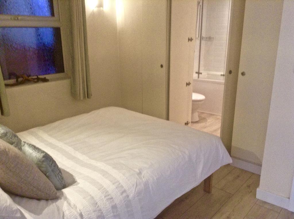 Superb Cintra Beachside Apartment Llandudno
