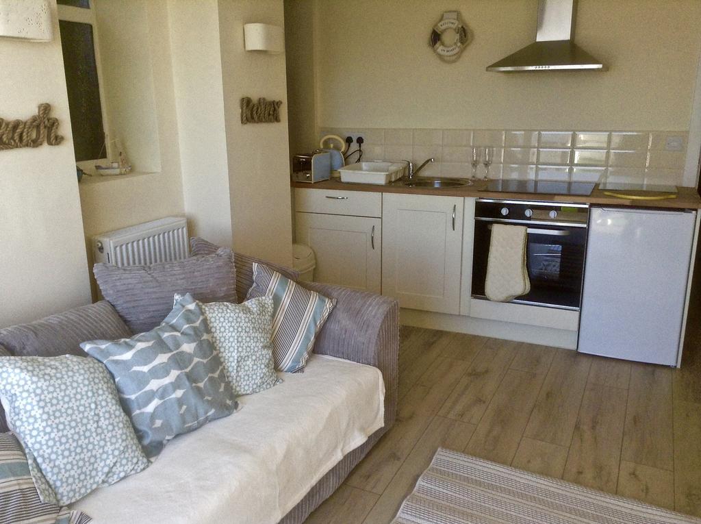 Superb Cintra Beachside Apartment