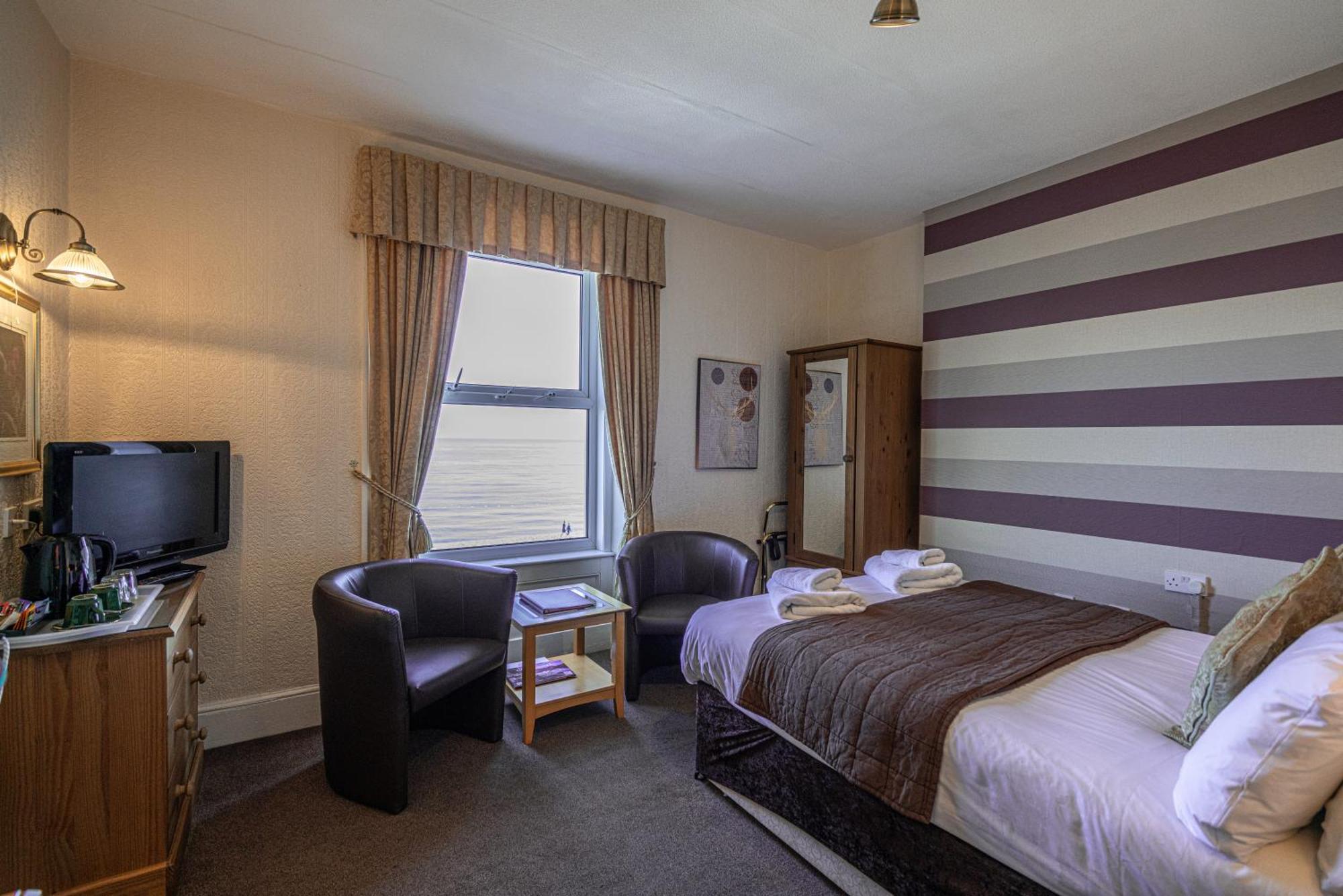 Can-y-bae Hotel