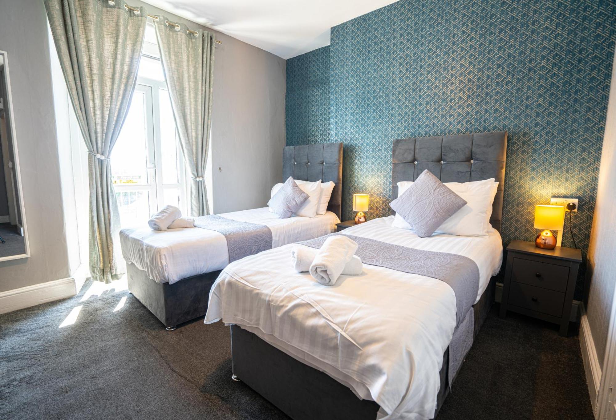The 3* Llandudno