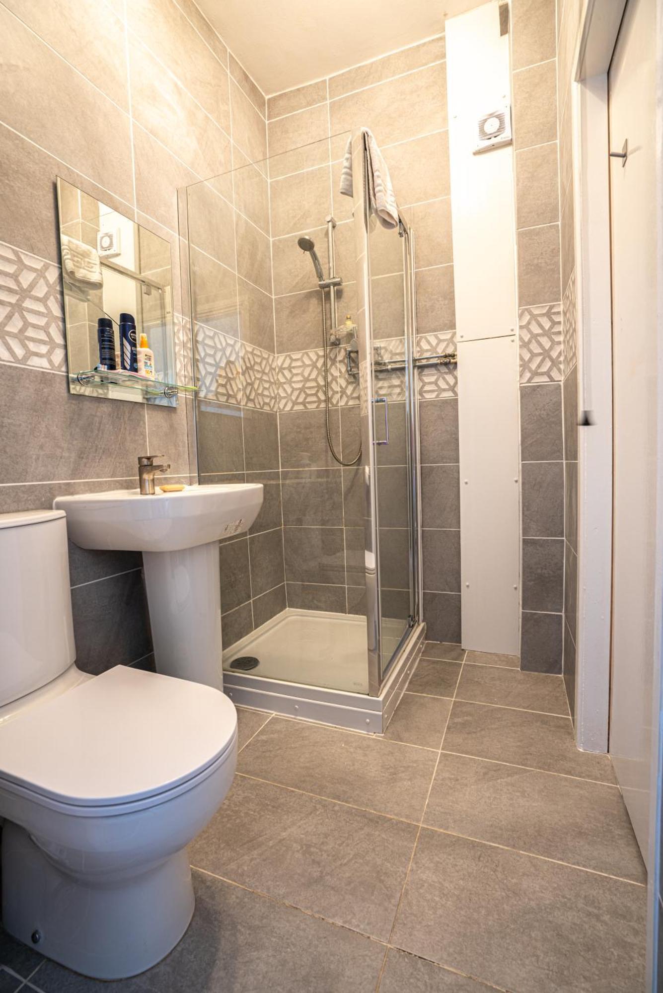 Hotel The 3*