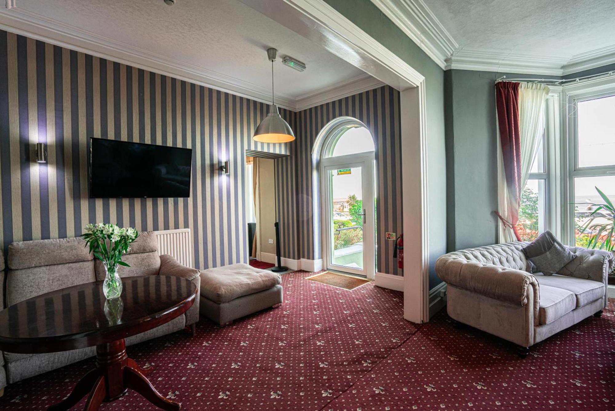 The 3* Llandudno