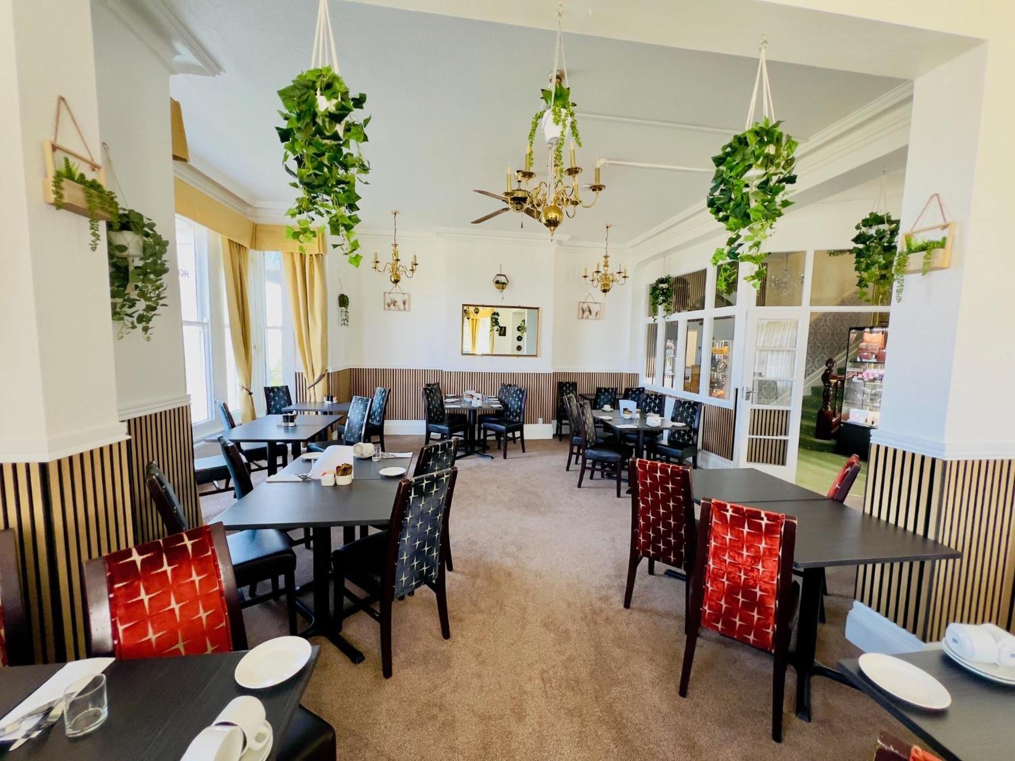 Four Oaks Llandudno