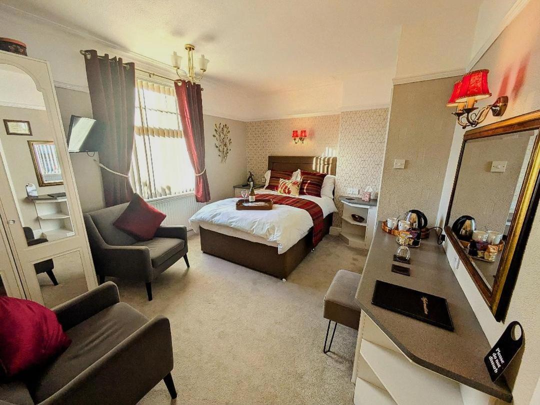 Brigstock House 4*