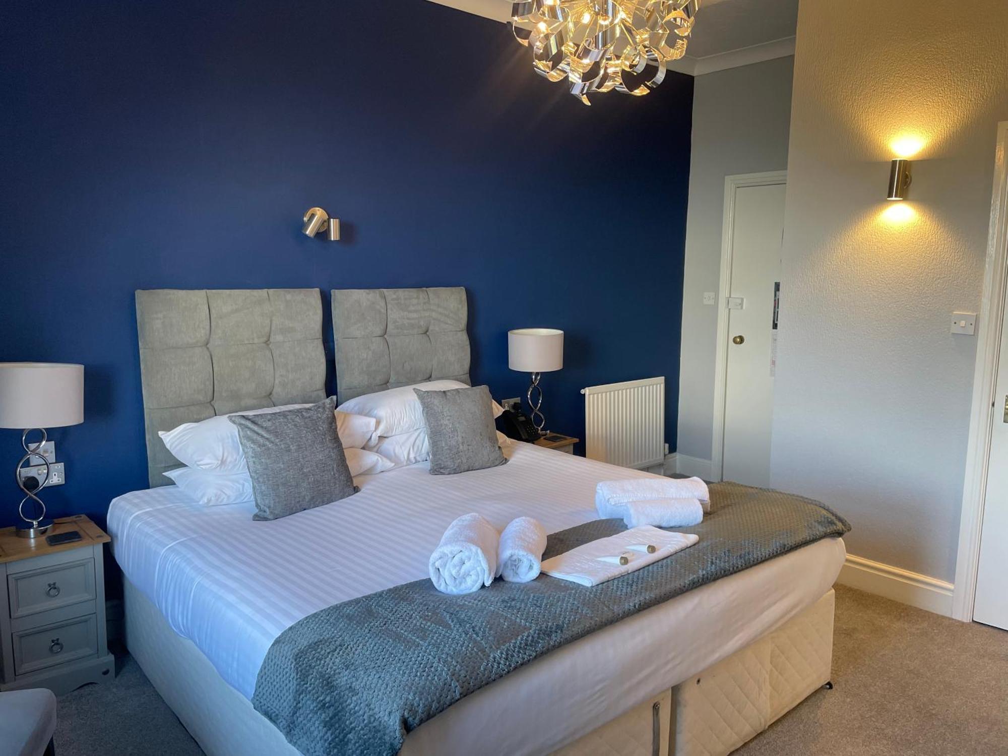 Hotel The Wildings & Tudno's Restaurant Llandudno