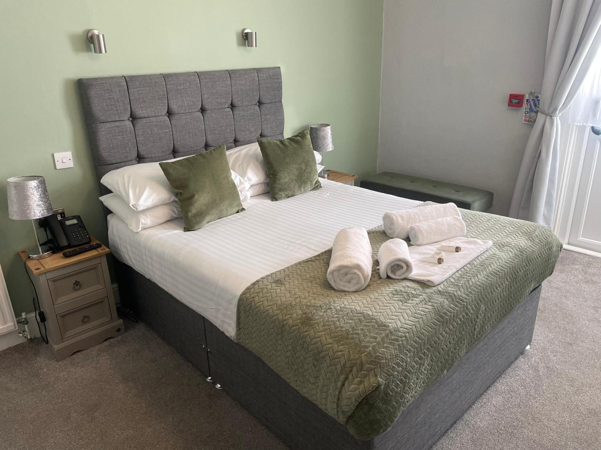 The Wildings & Tudno's Restaurant Hotel 4*