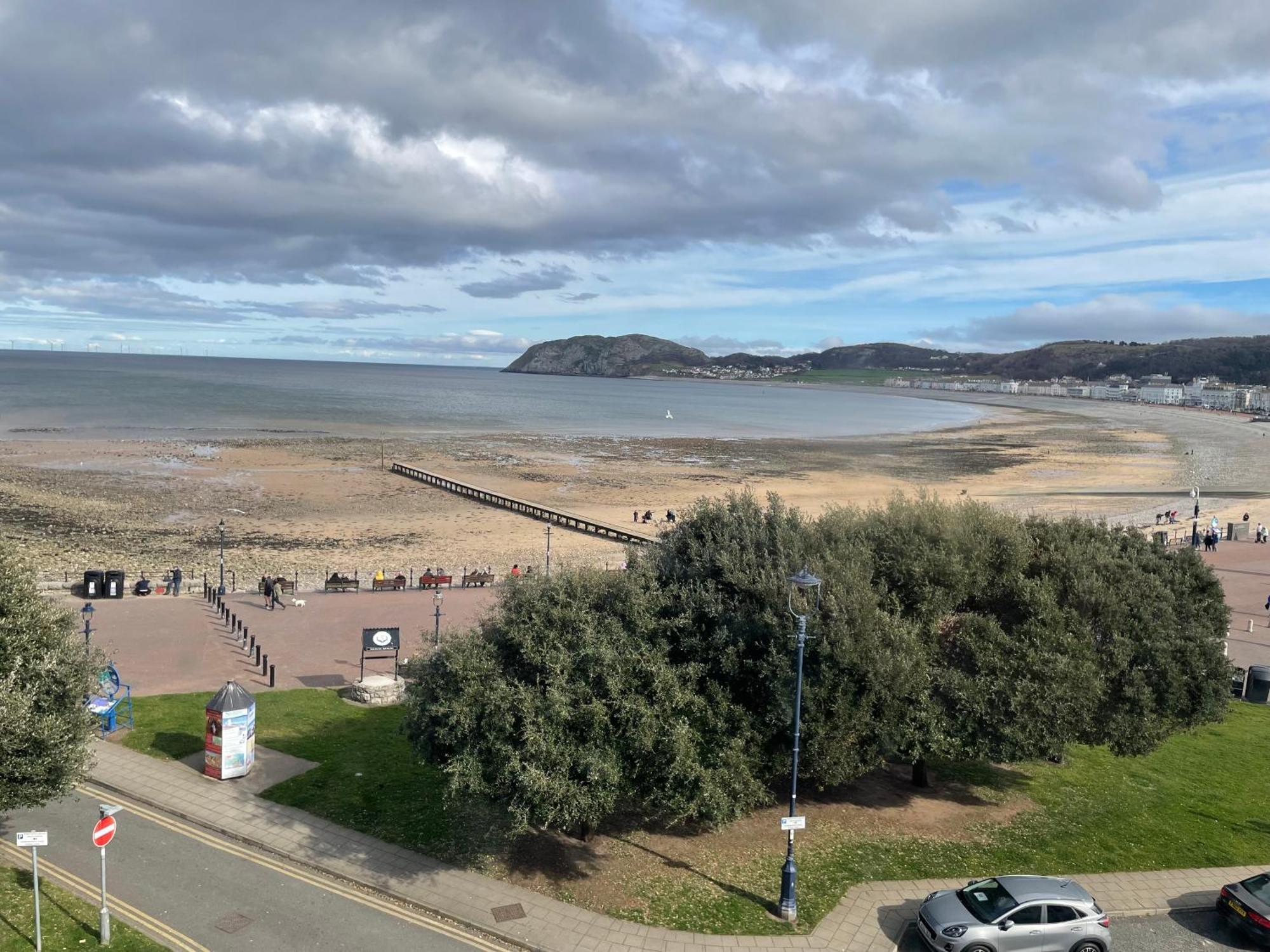 Hotel The Wildings & Tudno's Restaurant Llandudno