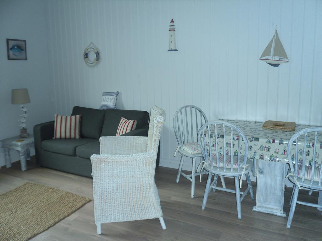 Apartment Claremont House Holiday