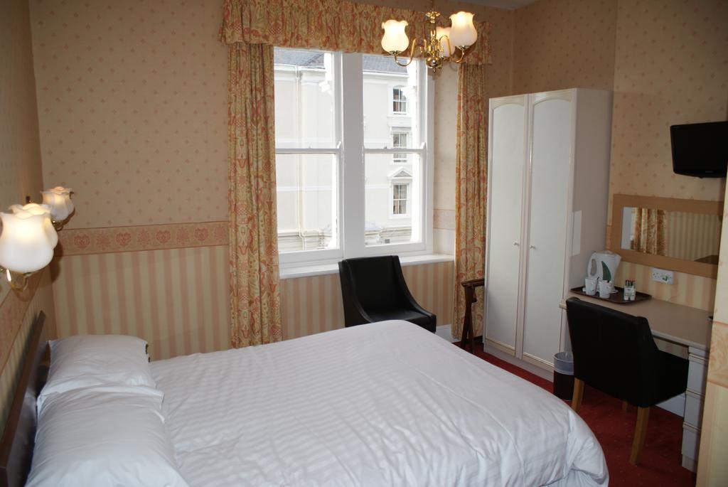 Queens Bed & Breakfast *