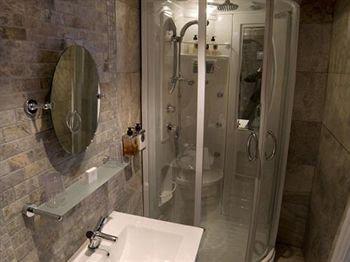 The Clontarf Guest house 4*