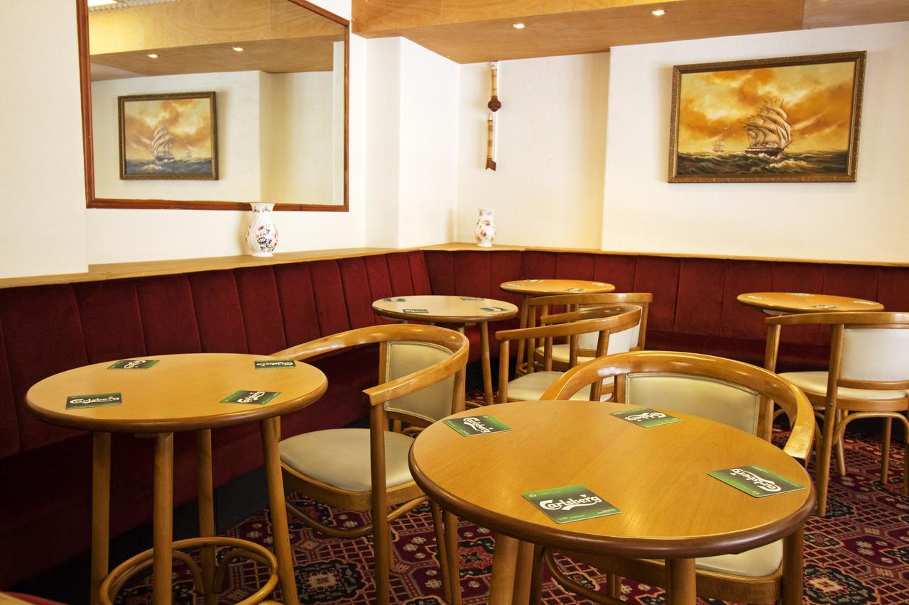 Evans Hotel
