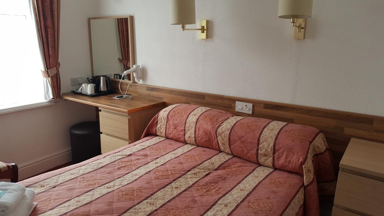 Hotel Evans 2*