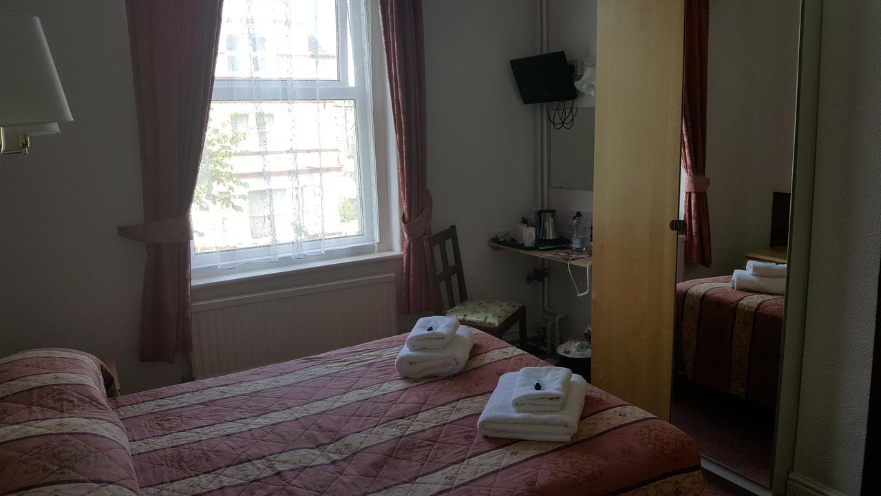 Evans 2* Llandudno