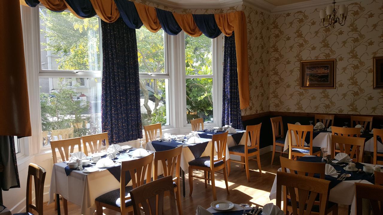 Evans 2* Llandudno